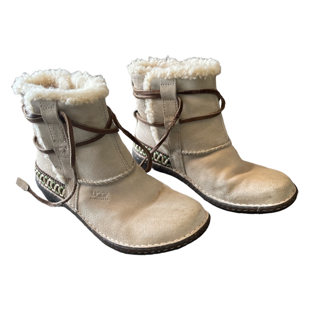 UGG Australia cream Cove Winter Ankle Boots Womens Size 6